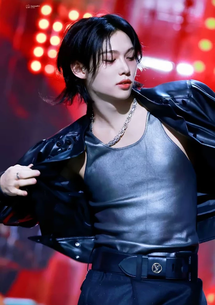 Lee Felix Yongbok thumbnail