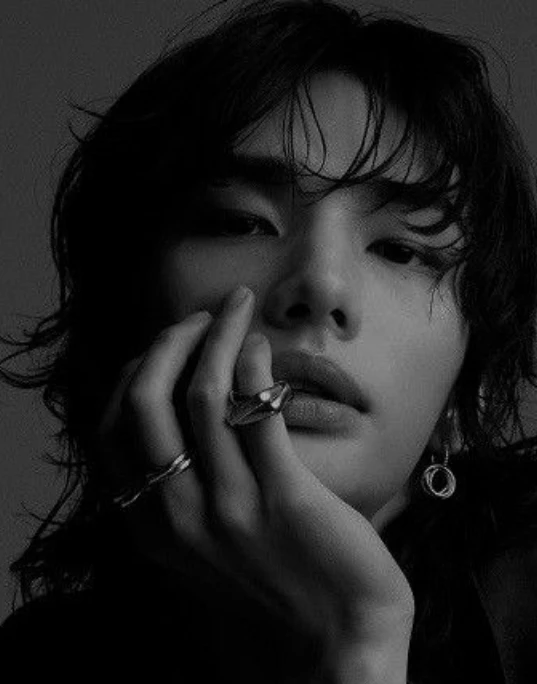 Hwang Hyunjin thumbnail