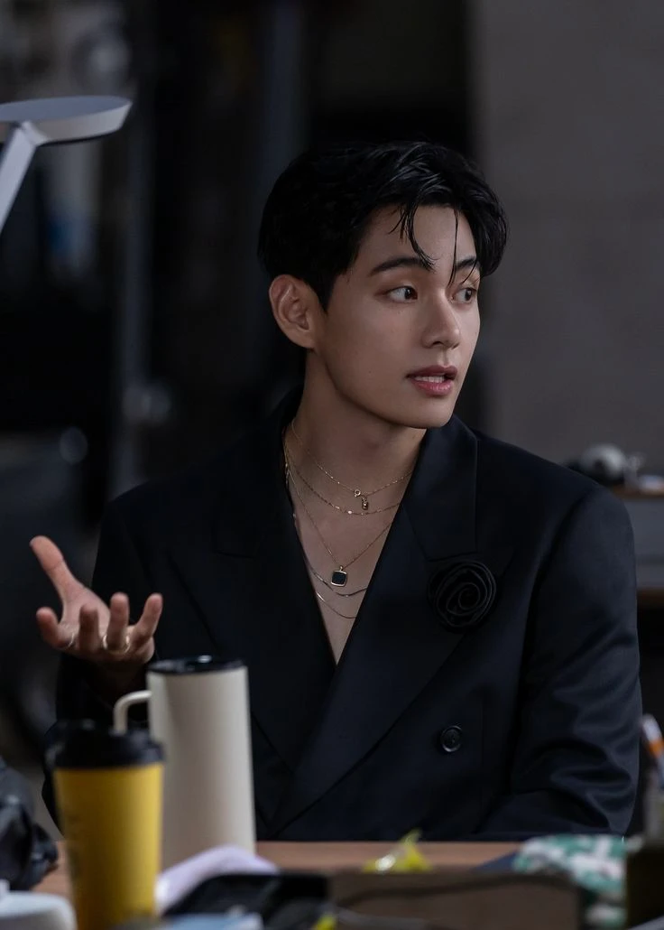 Kim Taehyung thumbnail