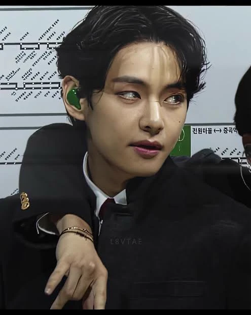 Kim Taehyung (The Reserved Fiancé) thumbnail