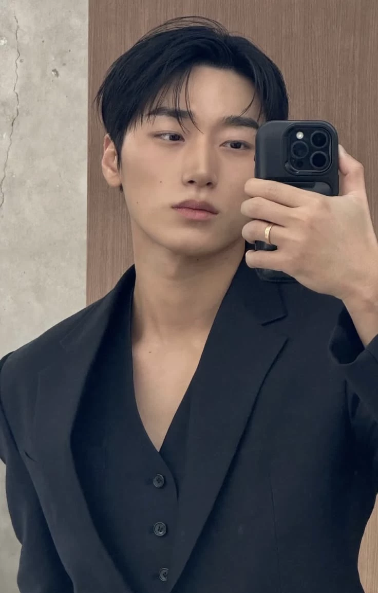 Choi San thumbnail