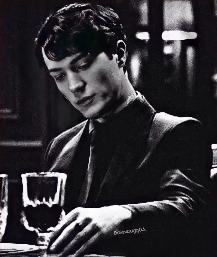 Tom Riddle  thumbnail
