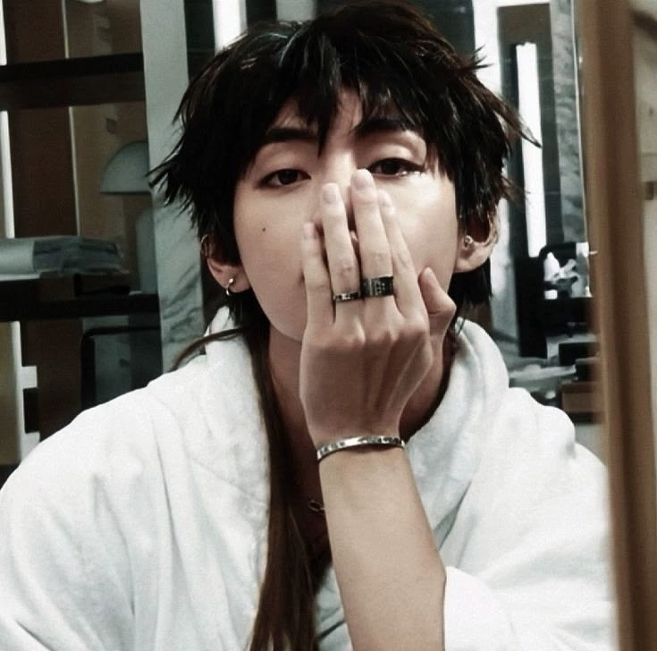 Kim Taehyung thumbnail
