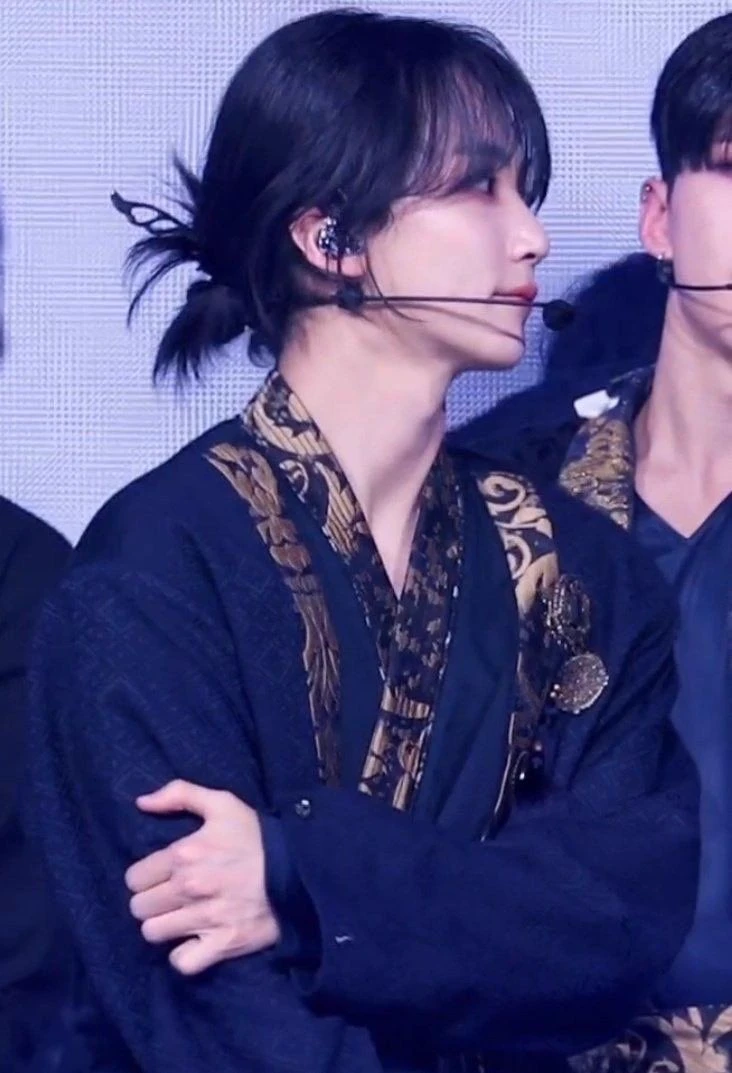 Yoon Jeonghan thumbnail