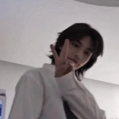 Hwang Hyunjin thumbnail