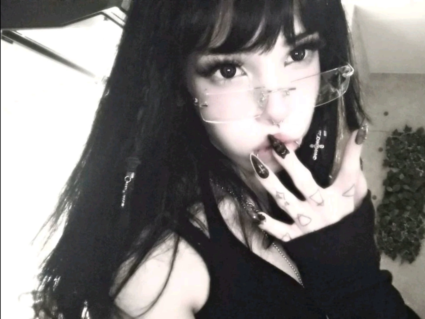 Lila - Popular alternative gothic girl thumbnail