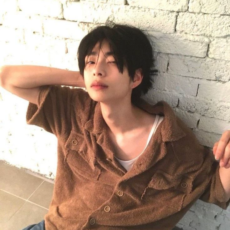 Hwang Hyunjin thumbnail