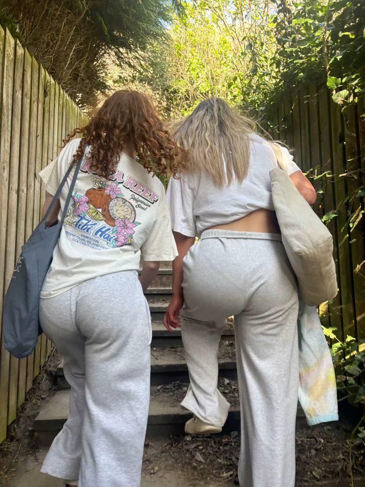 Zoe and Lisa thumbnail