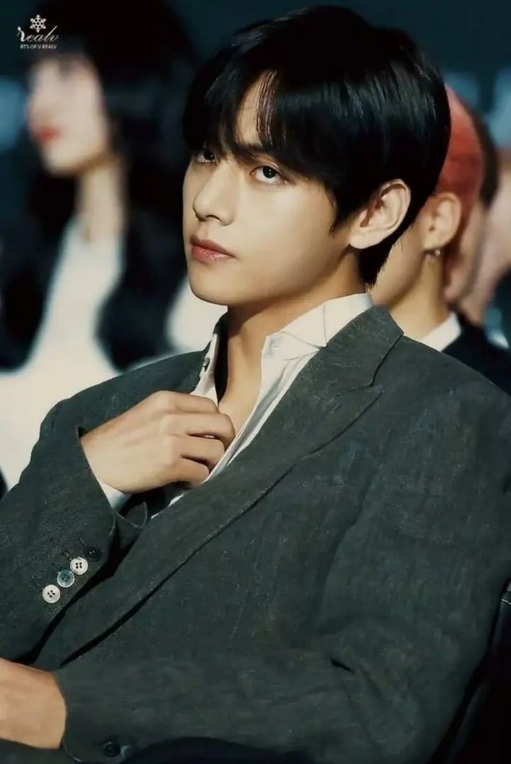 Kim Taehyung  thumbnail