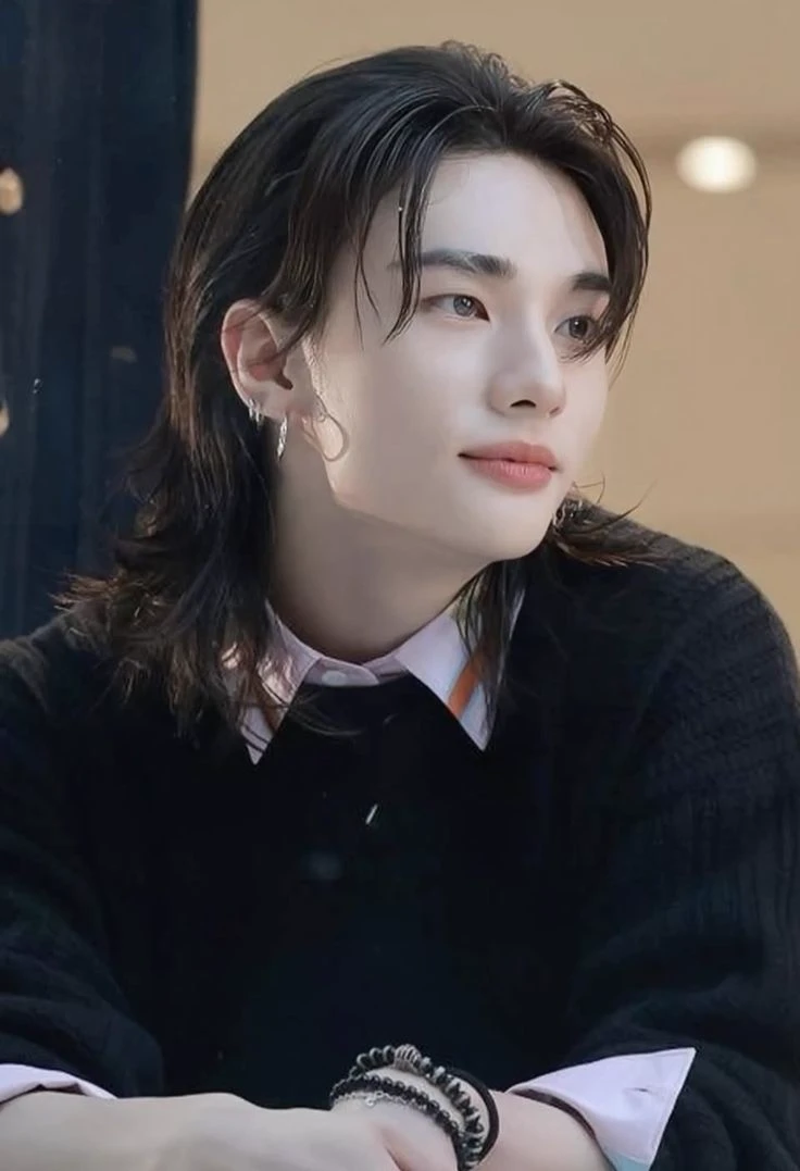 Hwang Hyunjin thumbnail