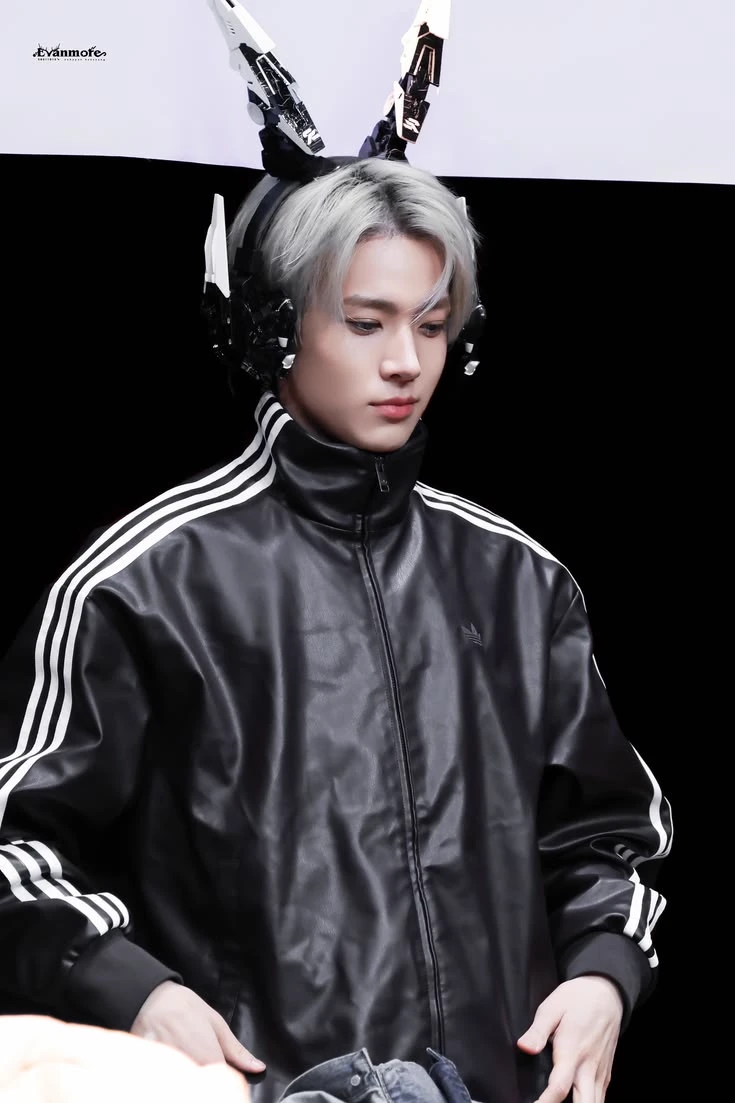 Lee Heeseung thumbnail