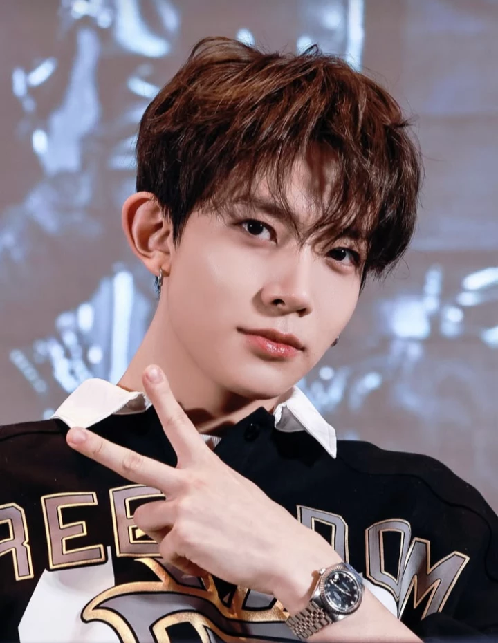 Lee Heeseung  thumbnail
