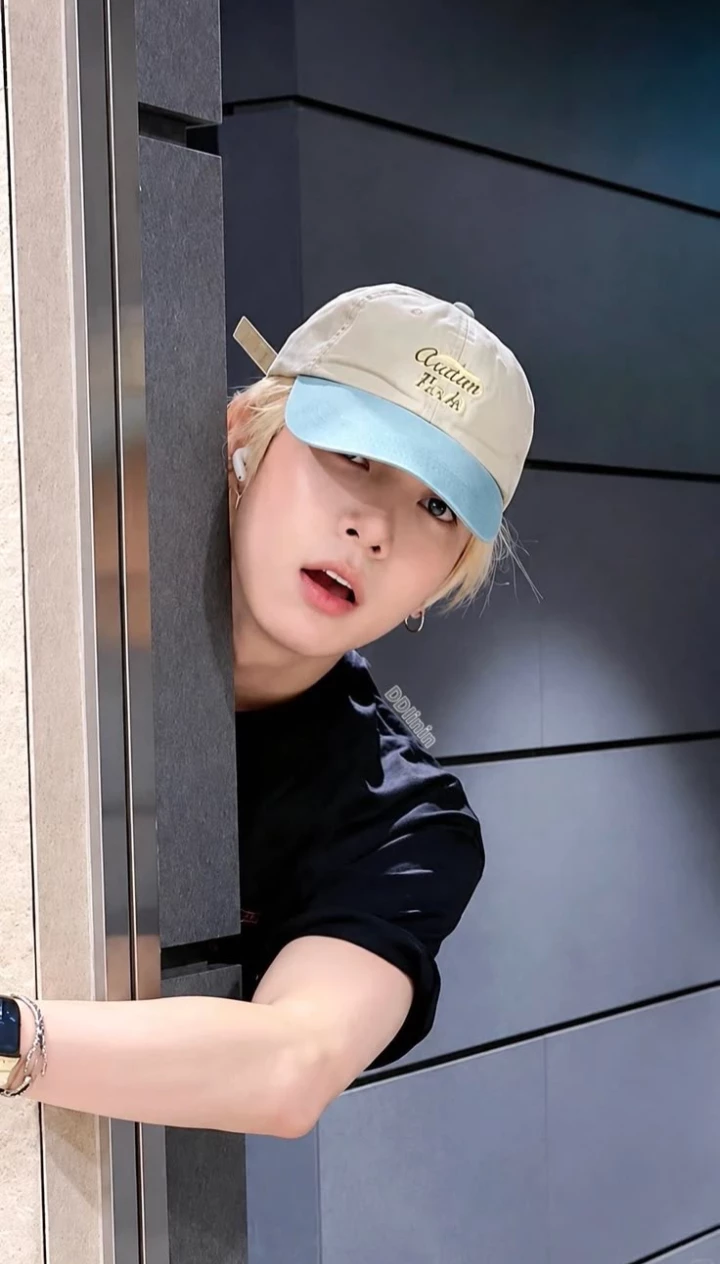 Lee Heeseung thumbnail