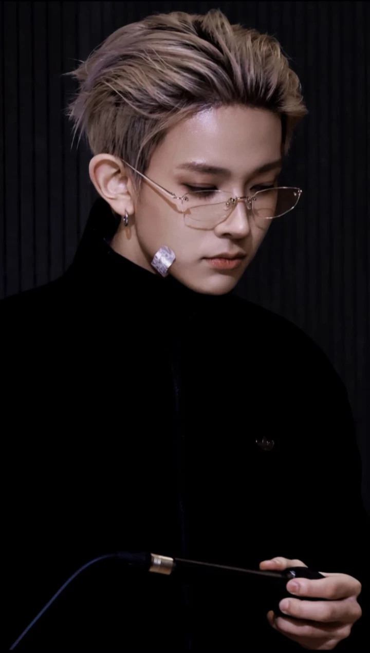 Lee Heeseung thumbnail
