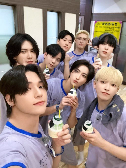 ATEEZ thumbnail