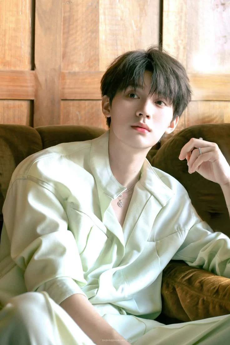Zhang Lurang  😺 thumbnail
