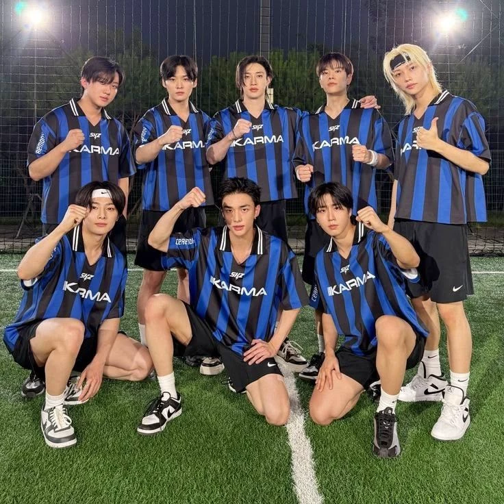 stray kids thumbnail