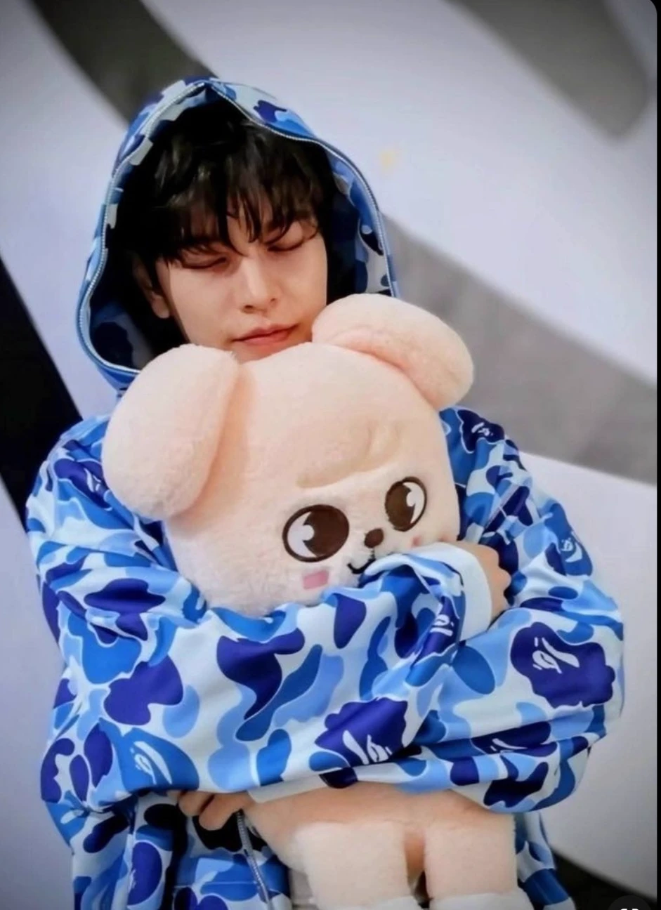 hyunjin your son thumbnail