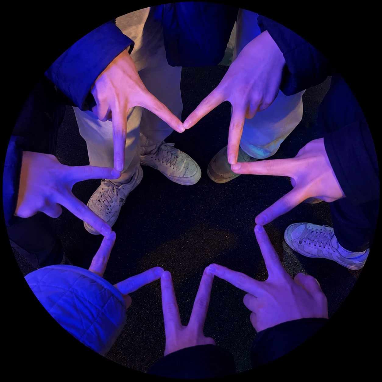 ⛓️🖤Friend Group🖤⛓️ thumbnail