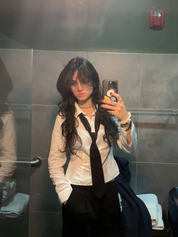 Valeria thumbnail