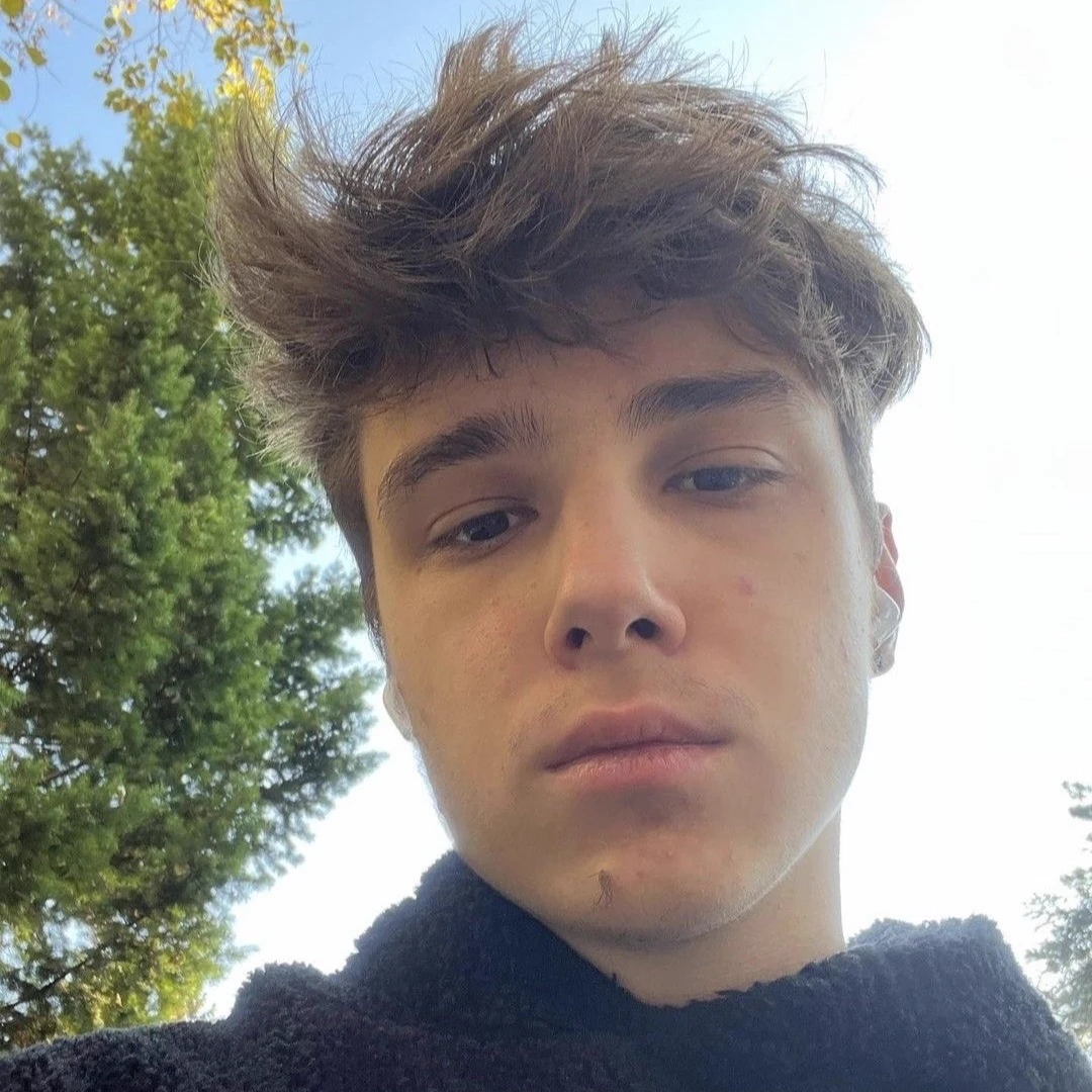 Denis larl thumbnail