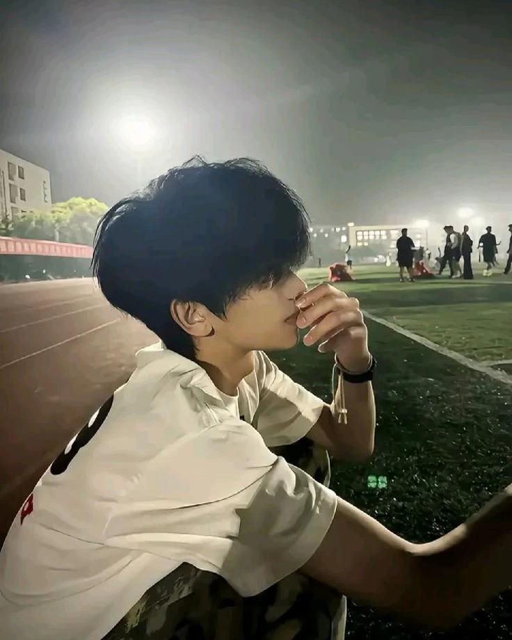 Leo thumbnail
