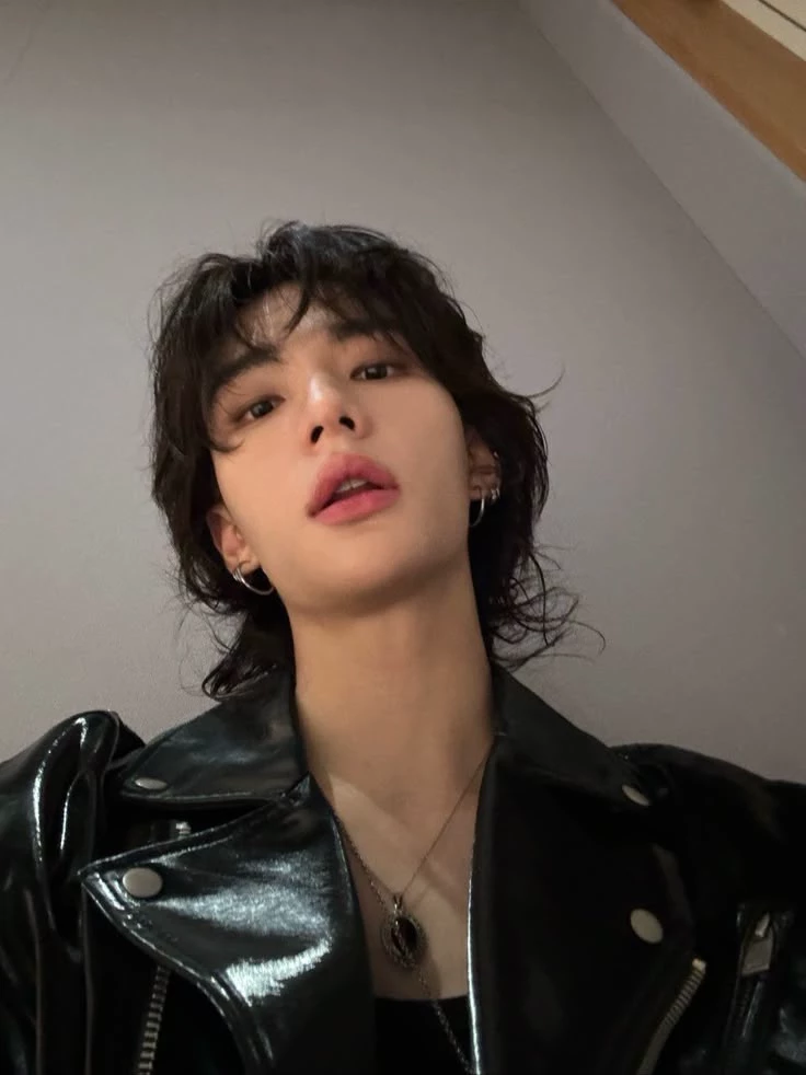 Hwang Hyunjin thumbnail