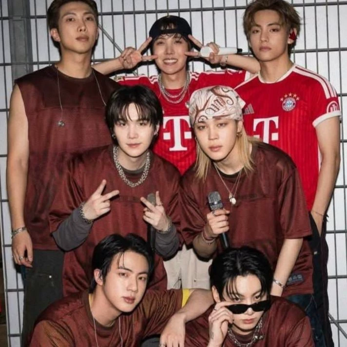 BTS (you're eight member) 💋💜 thumbnail