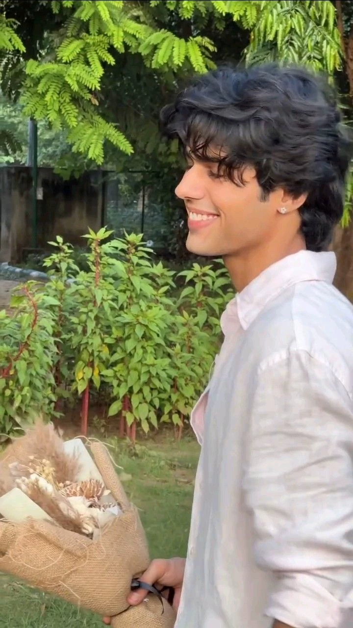 veer Malhotra  thumbnail