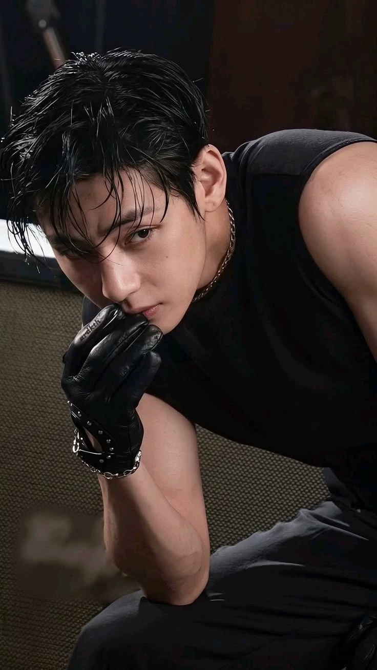 Kim Taehyung thumbnail