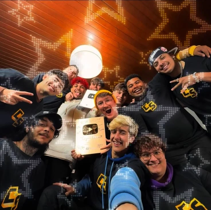 Família Creative squad thumbnail