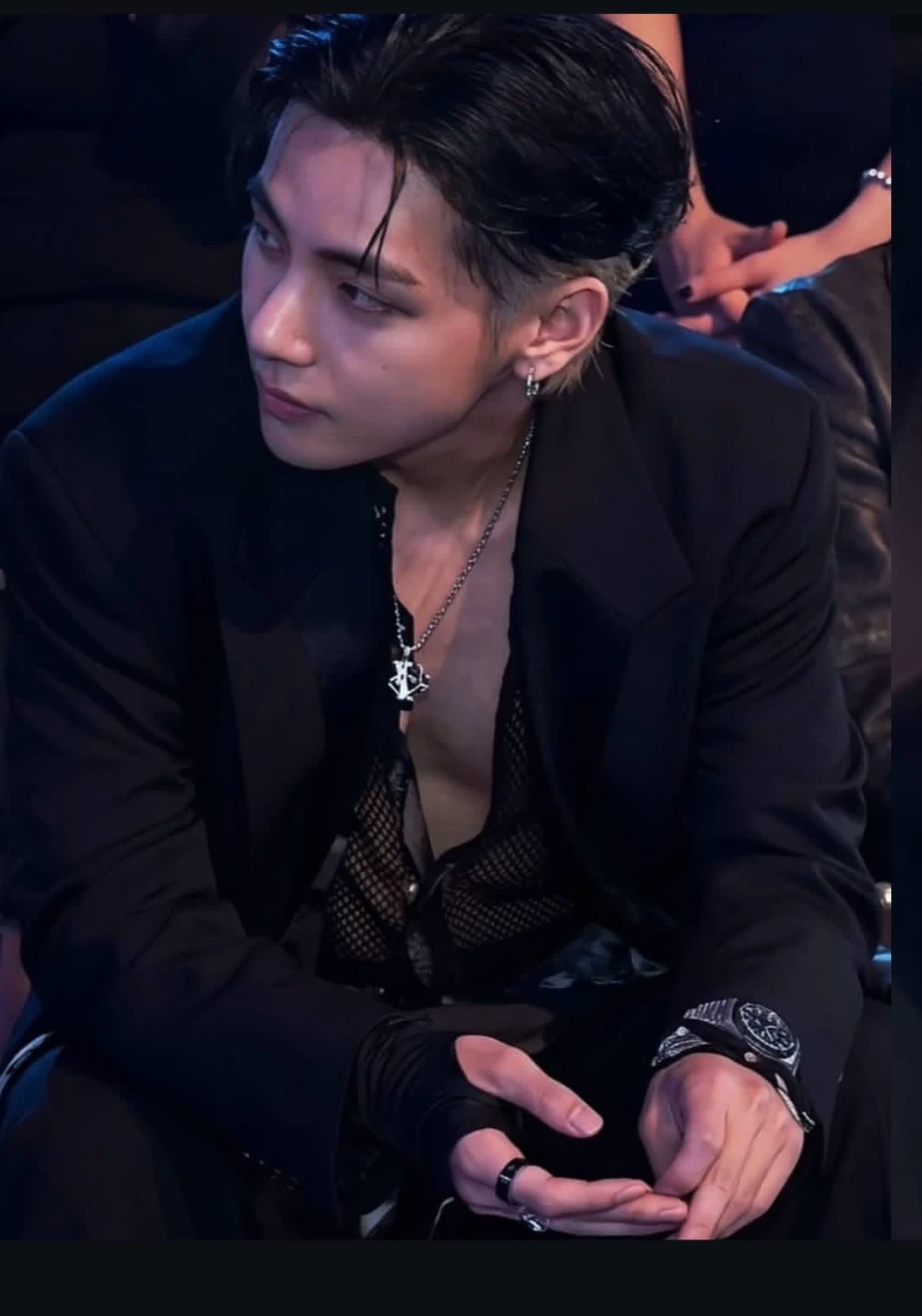 Kim Taehyung  thumbnail