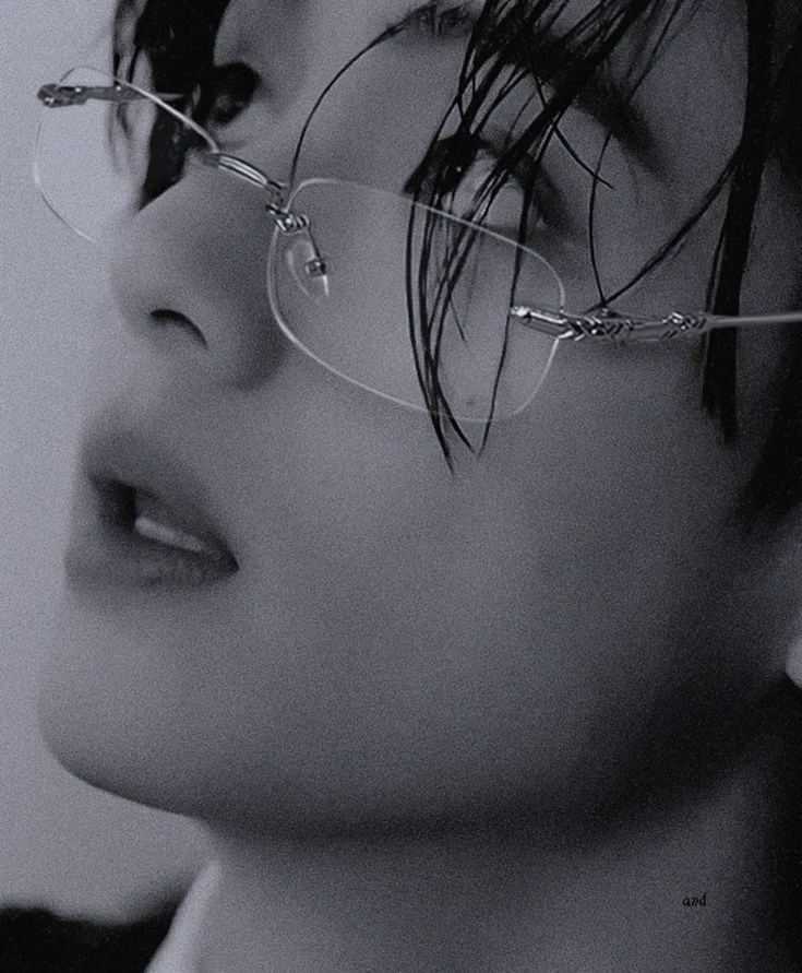 Taehyung (Professor husband) up thumbnail