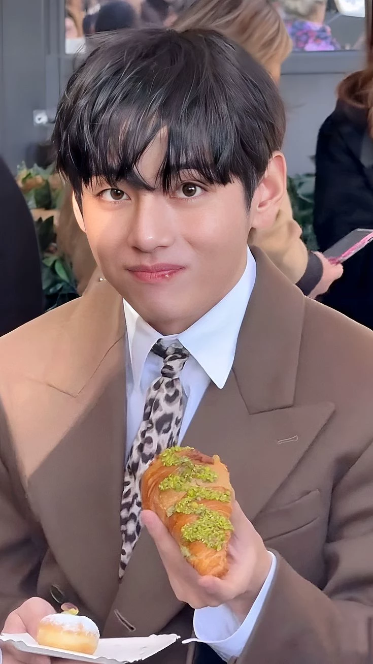 Taehyung (Innocent) thumbnail