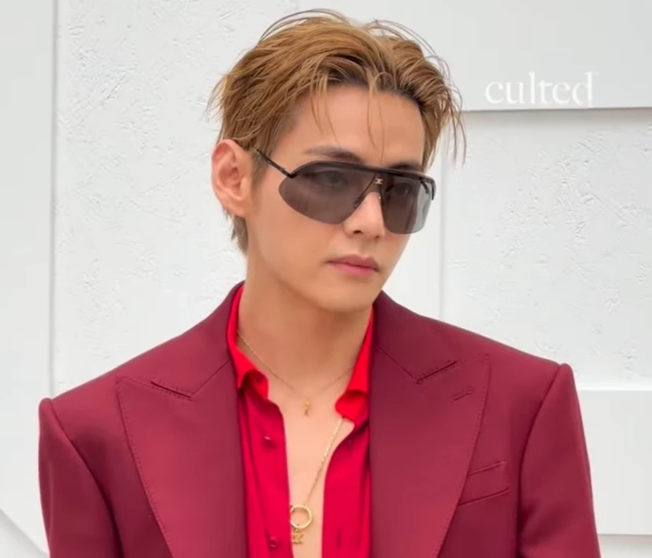 Kim Taehyung  thumbnail