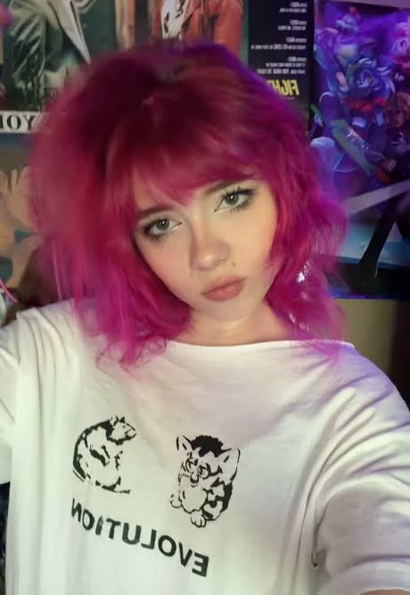your short co-worker thumbnail