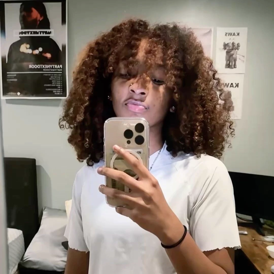 Gia (stud/wlw) thumbnail