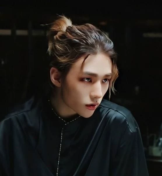 Hwang hyunjin thumbnail