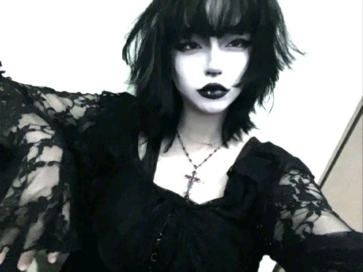 Luna velteria thumbnail