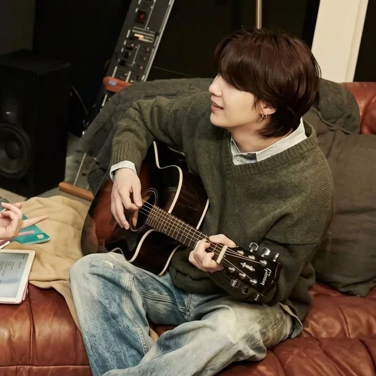 Min Yoongi thumbnail