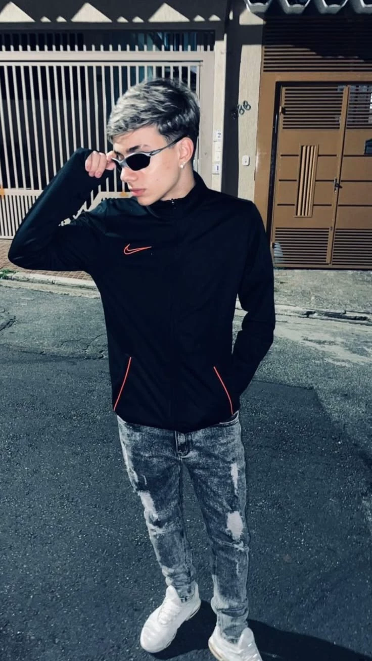 Daniel (her ex) thumbnail