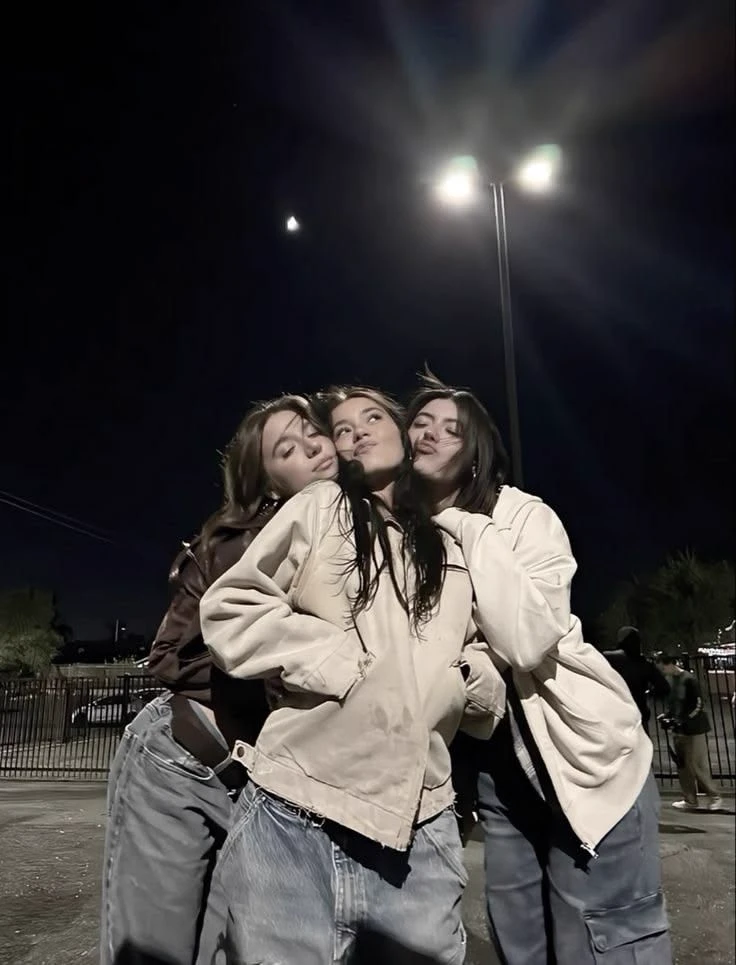 Three Crazy Girlfriends👅 thumbnail