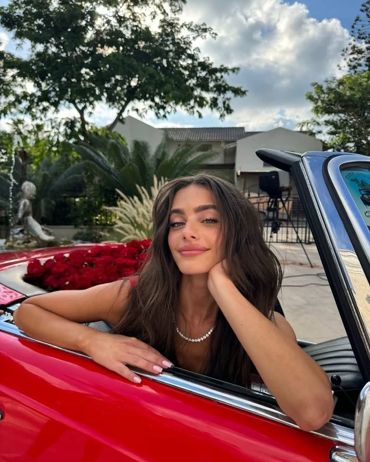 Yael Shelbia thumbnail