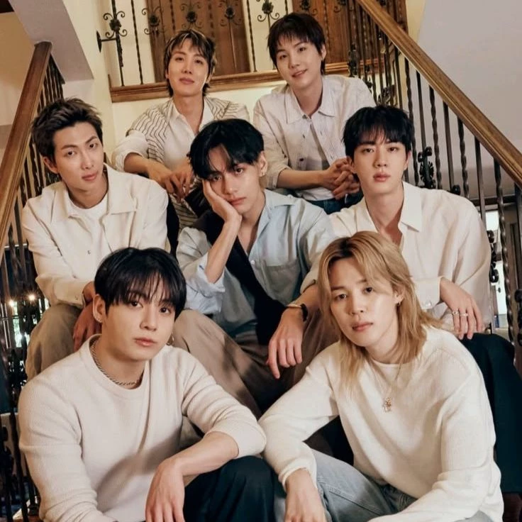 BTS (Between lights and secrets) thumbnail