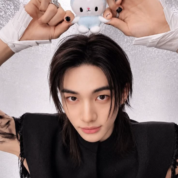 ✩Hyunjin ✩ thumbnail