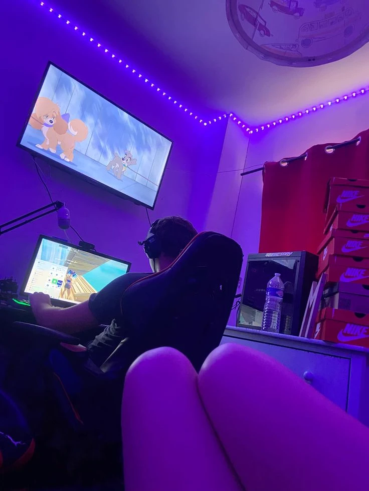 Leo — your boyfriend the streamer thumbnail
