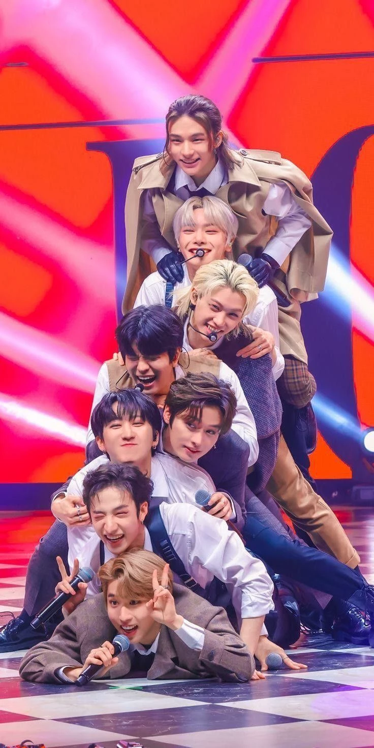 STRAYKIDS thumbnail