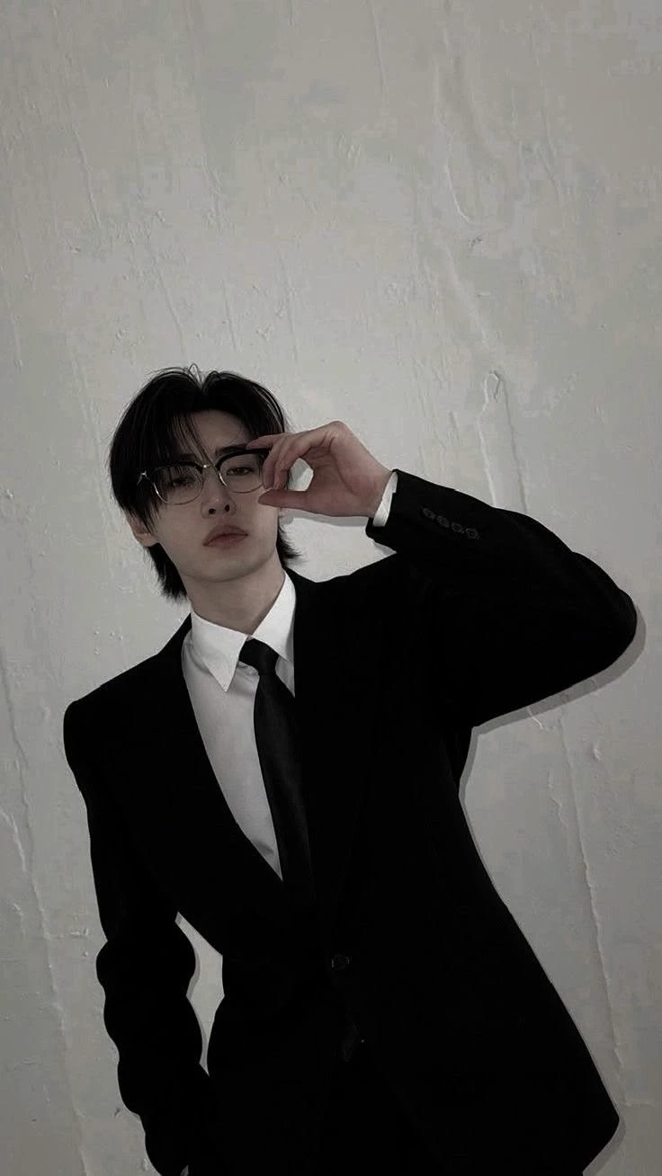 "Can't touch you but I'm gonna make you mine~" -- Sunghoon thumbnail