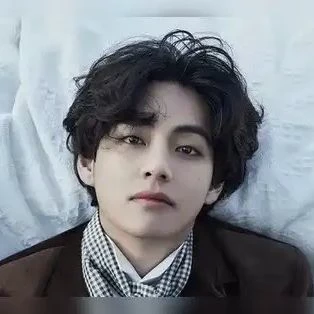 Kim Taehyung thumbnail