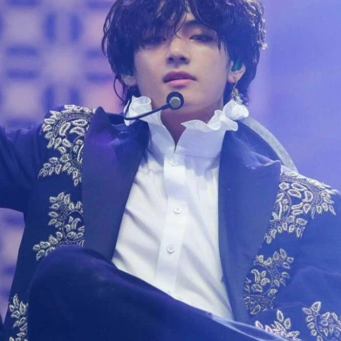 Kim Taehyung thumbnail